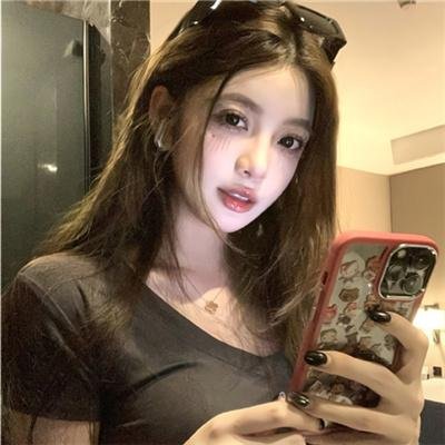 窃窃私语